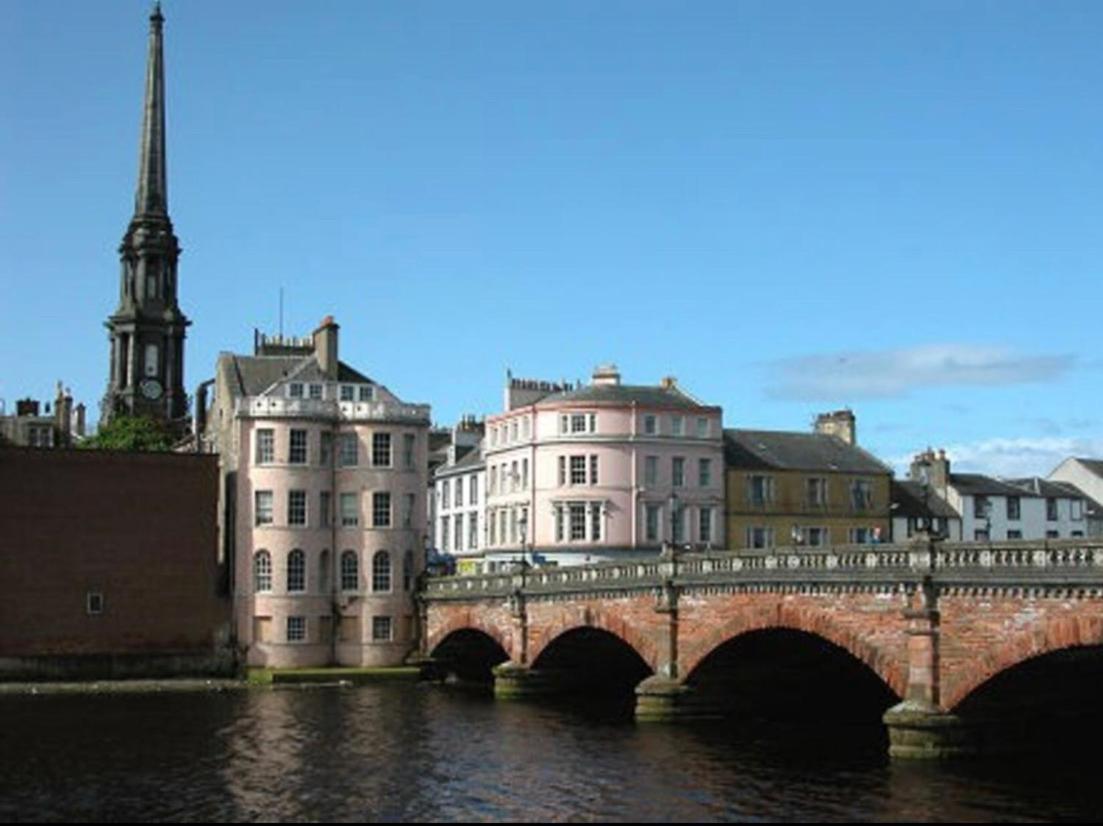 Heart Of Ayr: Elegant Townhouse In Central Ayr Extérieur photo