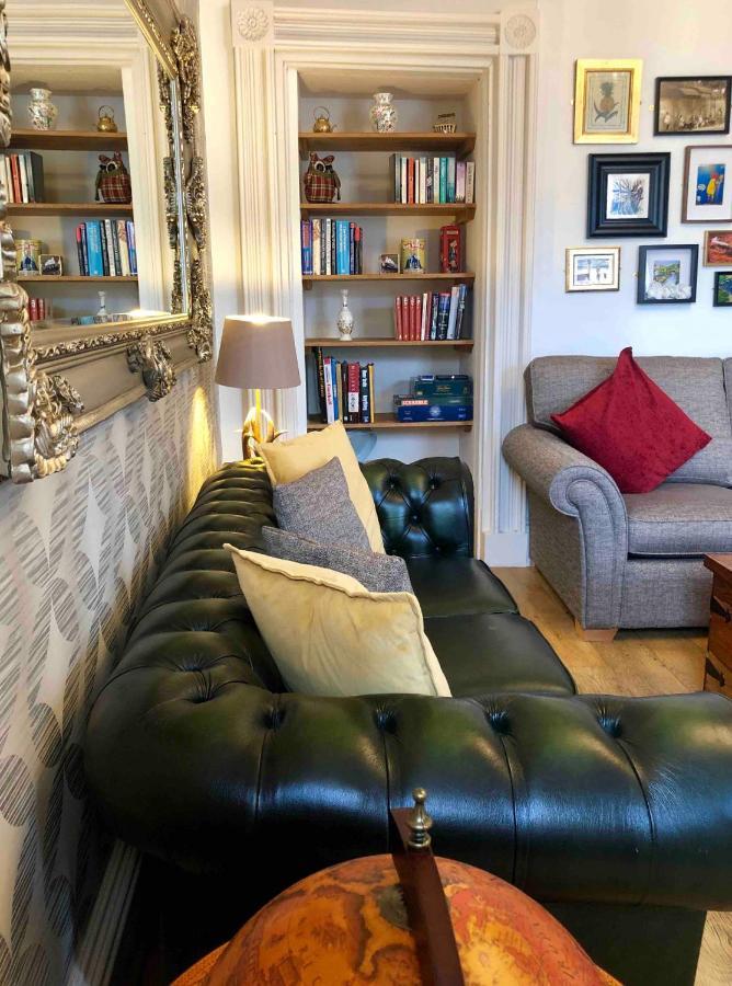 Heart Of Ayr: Elegant Townhouse In Central Ayr Extérieur photo