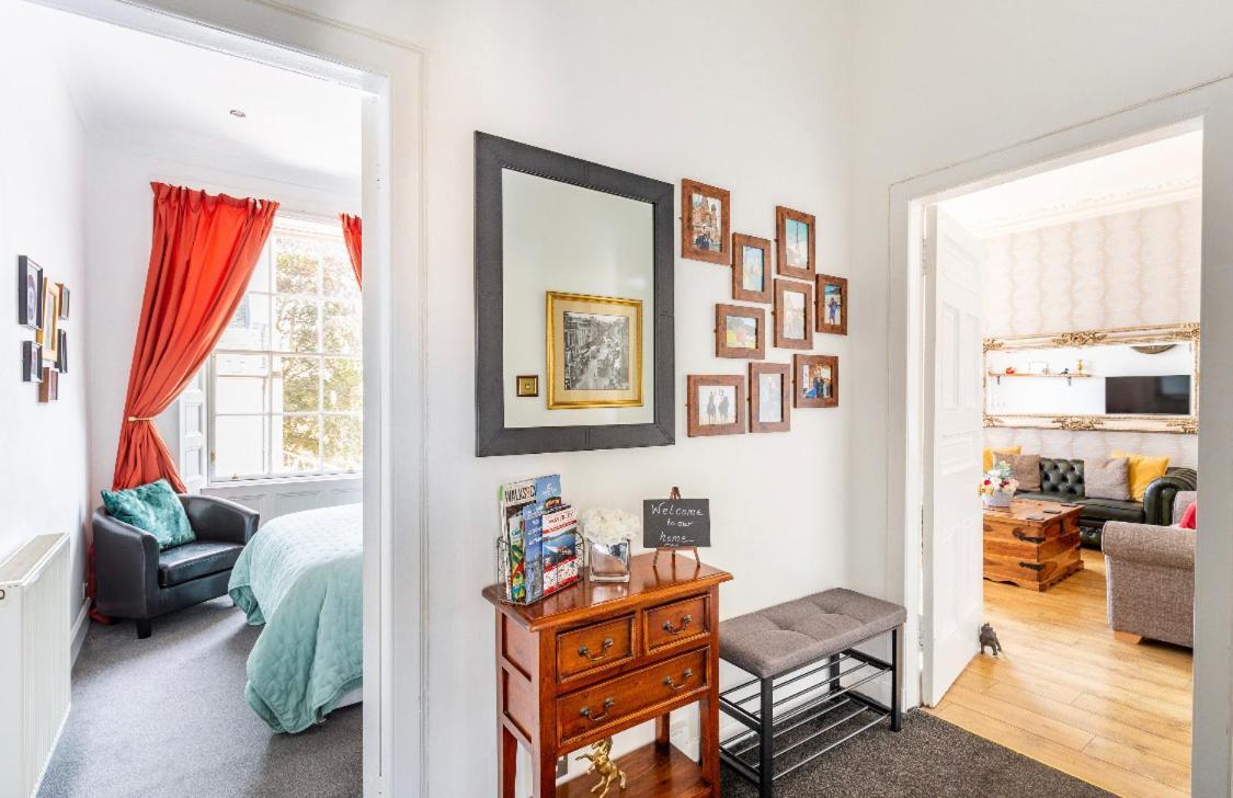 Heart Of Ayr: Elegant Townhouse In Central Ayr Extérieur photo